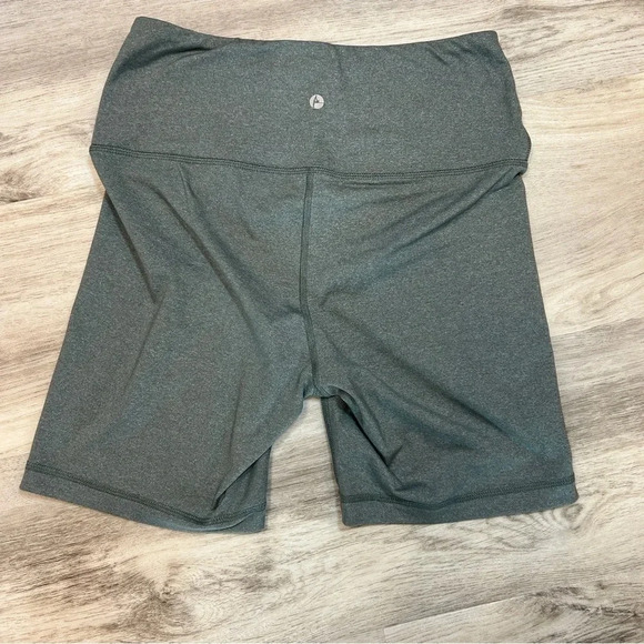 Women’s 90 Degrees Performance Biker Shorts in Marled Green - Picture 1 of 4